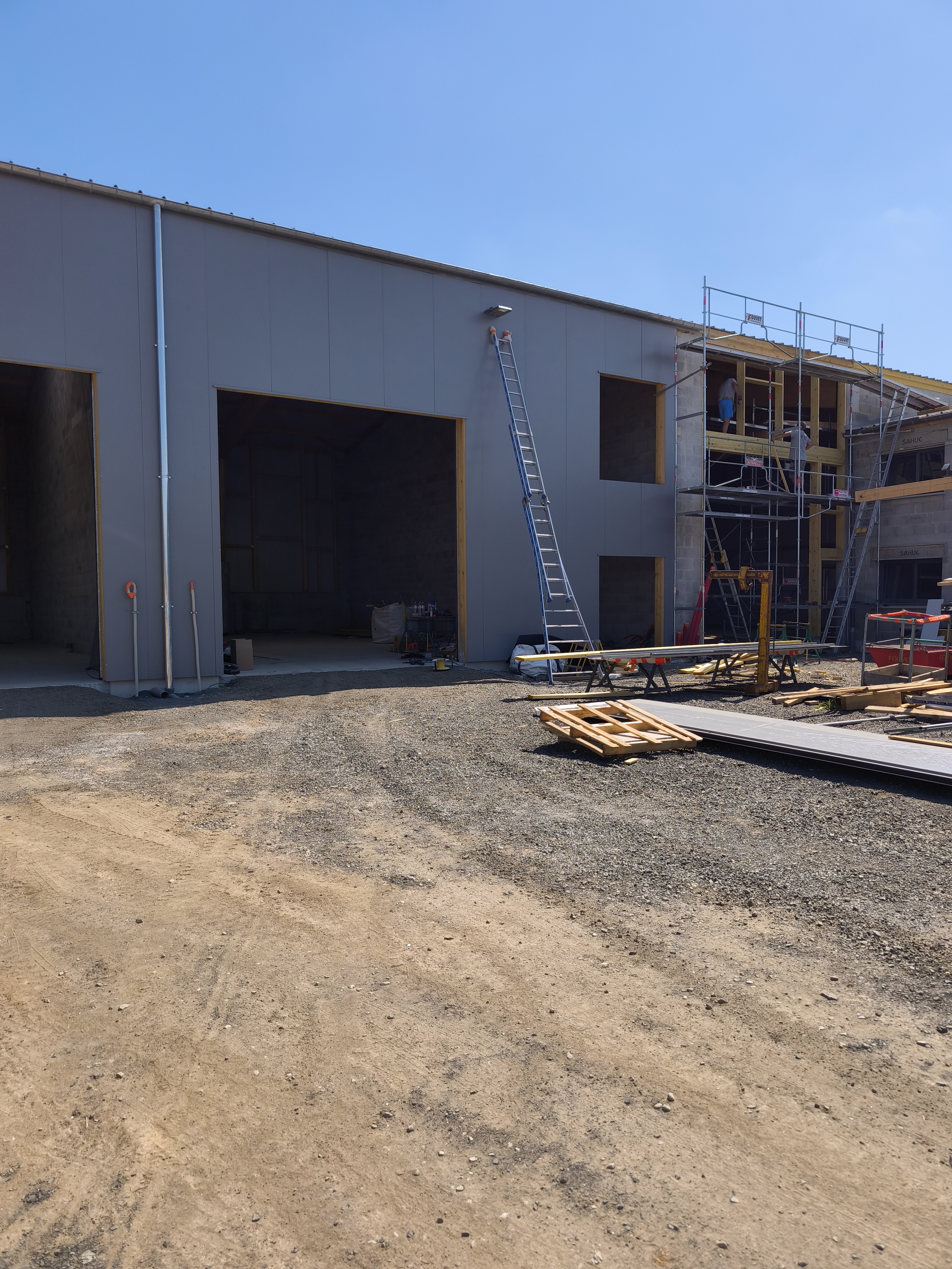 Projecteur exterieur batiment depot Yssingeaux 43