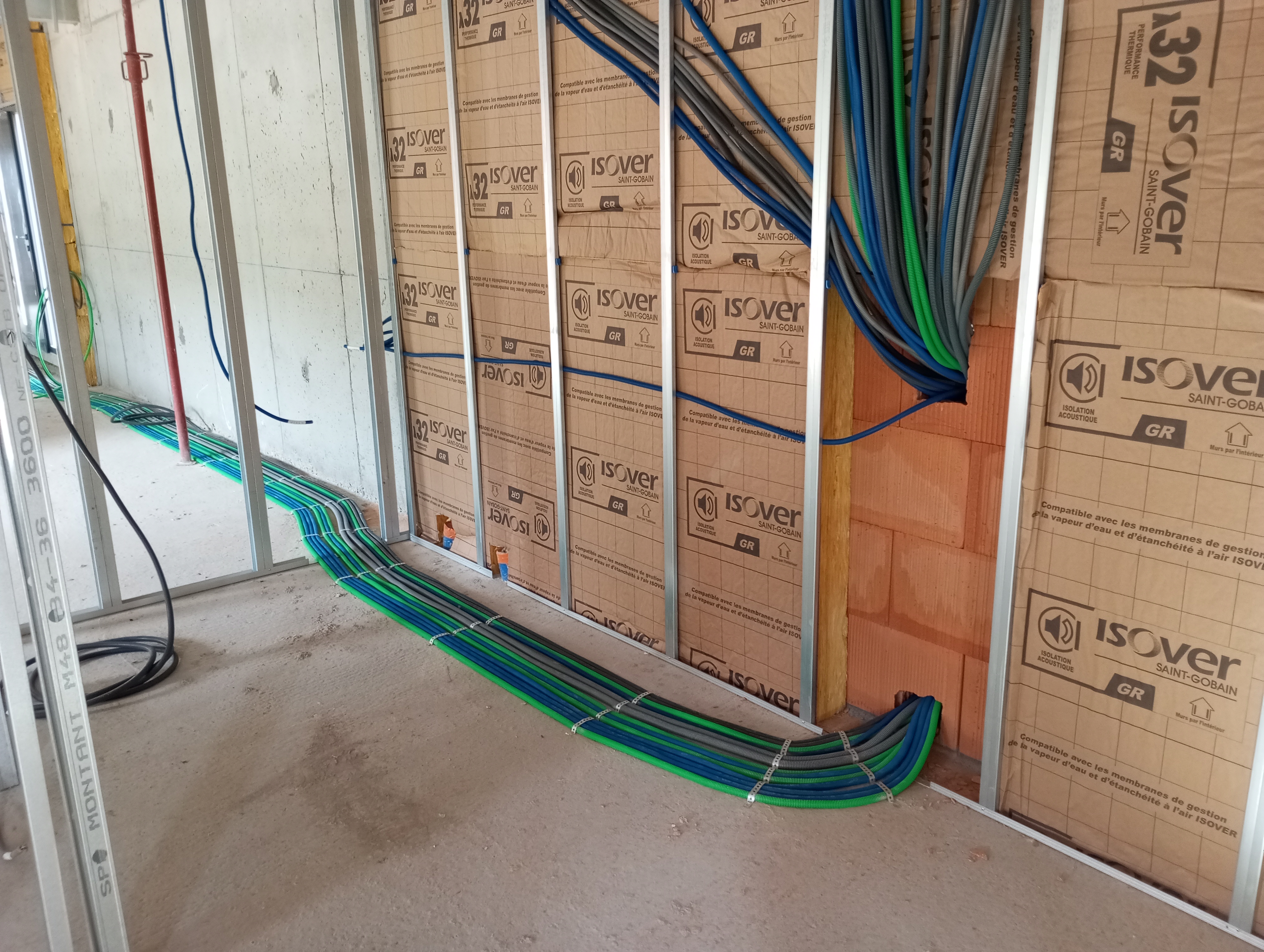 Installation gaines maison neuve Saint-Maurice-de-Lignon 43 2
